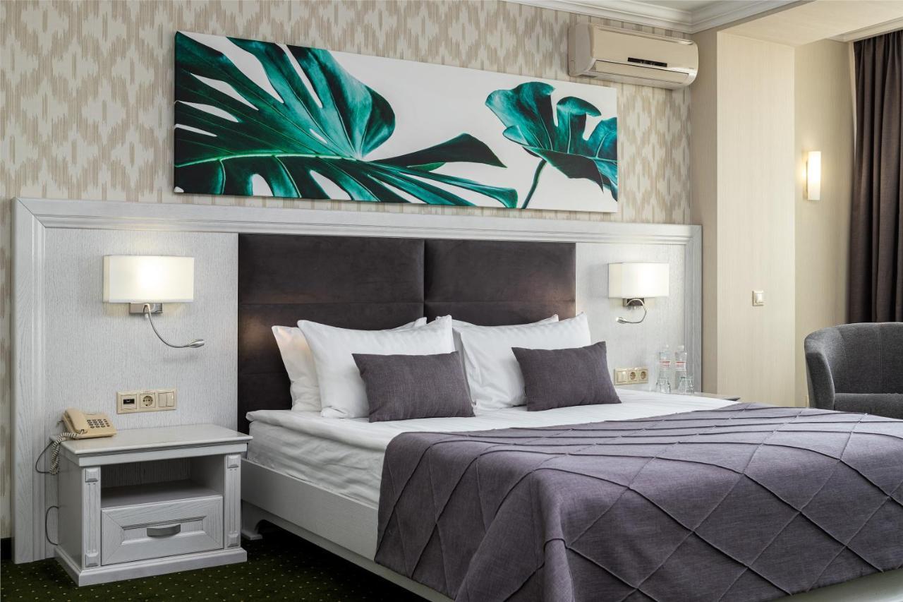 Sonata Hotel & Restaurant "Готель Соната" Λβιβ Εξωτερικό φωτογραφία