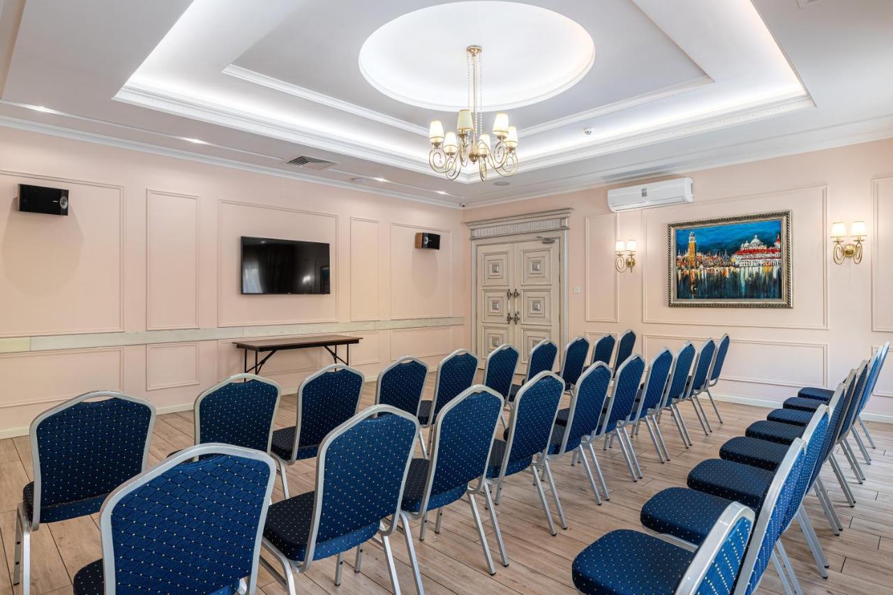 Sonata Hotel & Restaurant "Готель Соната" Λβιβ Εξωτερικό φωτογραφία