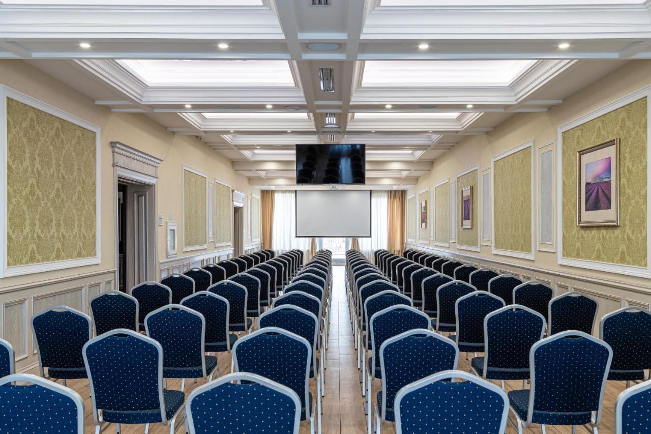 Sonata Hotel & Restaurant "Готель Соната" Λβιβ Εξωτερικό φωτογραφία