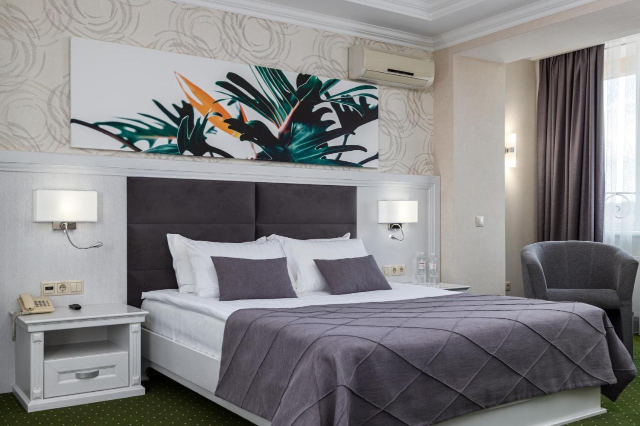 Sonata Hotel & Restaurant "Готель Соната" Λβιβ Εξωτερικό φωτογραφία