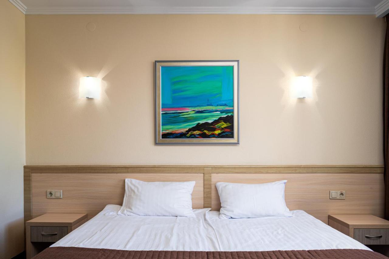 Sonata Hotel & Restaurant "Готель Соната" Λβιβ Εξωτερικό φωτογραφία