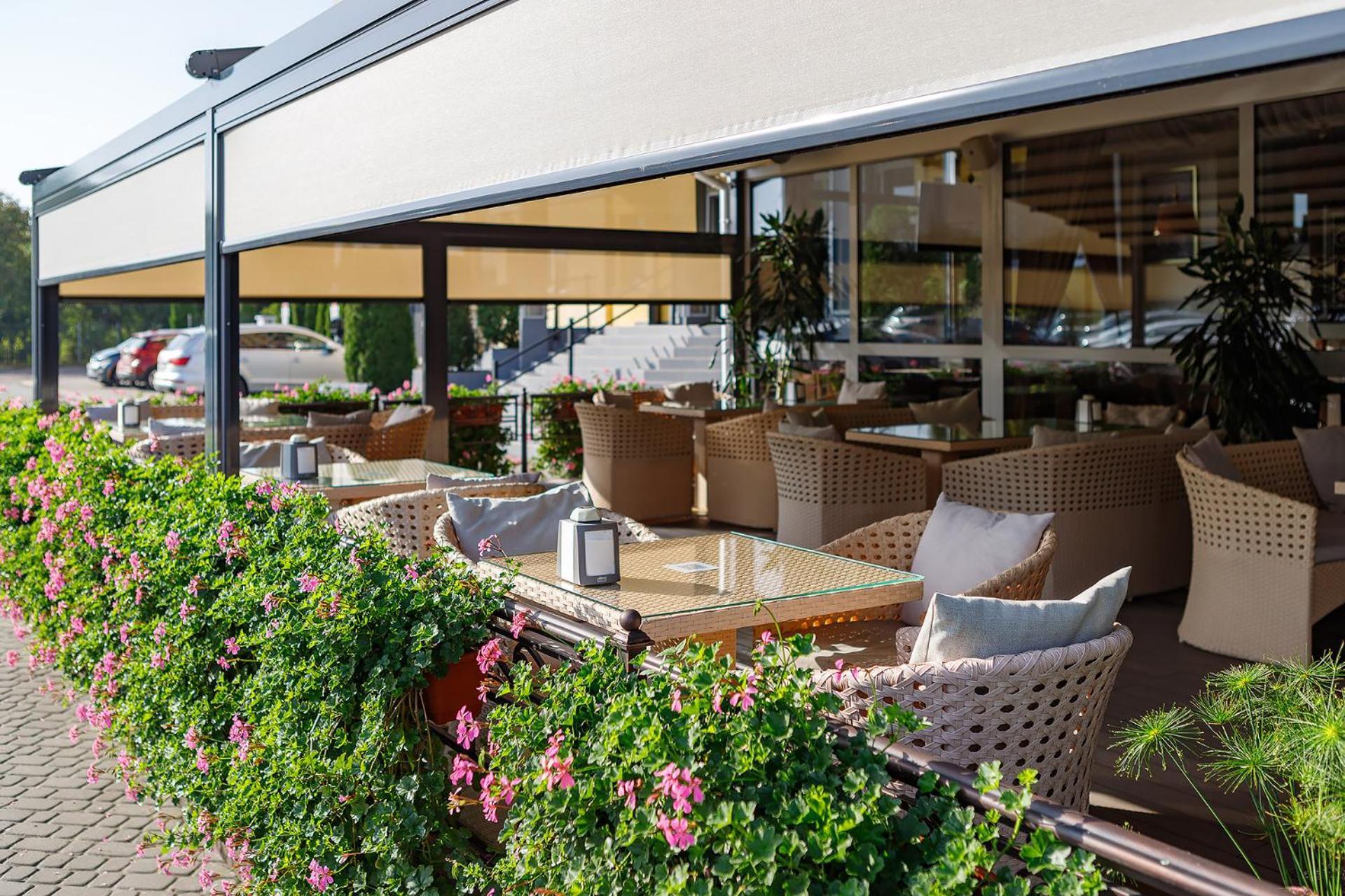 Sonata Hotel & Restaurant "Готель Соната" Λβιβ Εξωτερικό φωτογραφία
