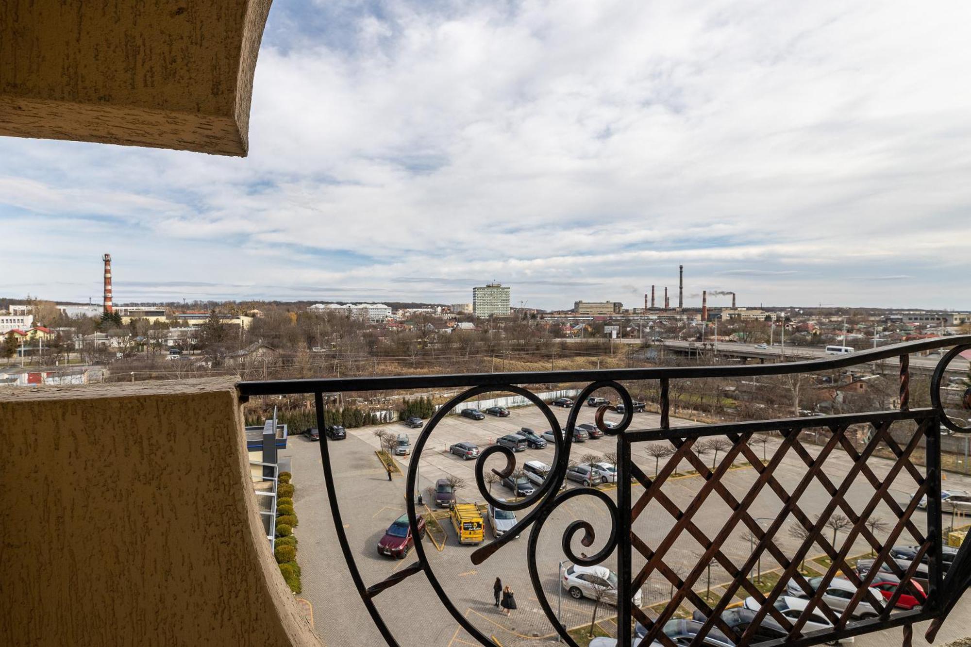 Sonata Hotel & Restaurant "Готель Соната" Λβιβ Δωμάτιο φωτογραφία